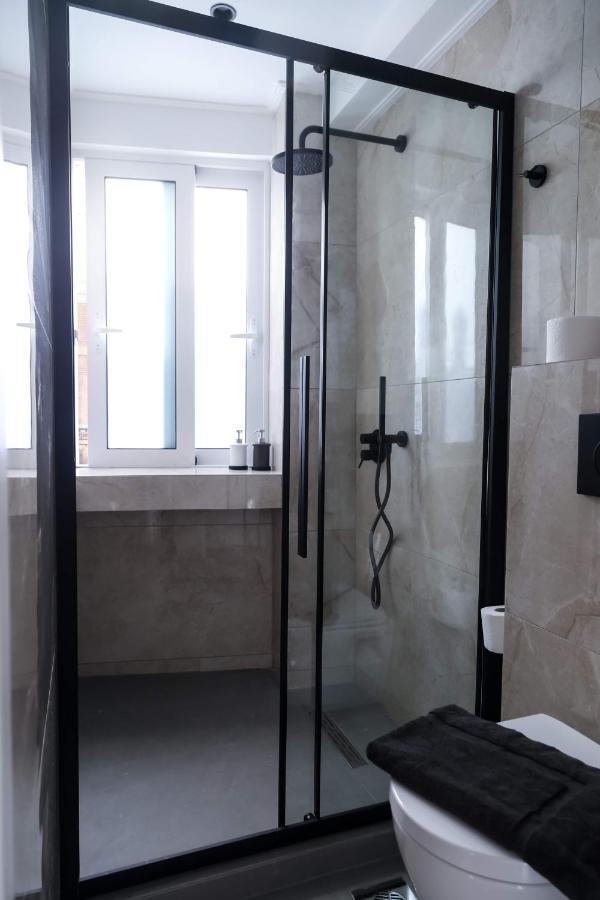 Apartamento Triple A - Graffiti Homage In Psirri Square - Free Parking! Atenas